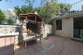 Perfect Beachfront Getaway Ideal for Families