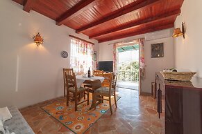 Perfect Beachfront Getaway Ideal for Families