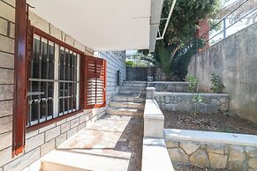 Perfect Beachfront Getaway Ideal for Families