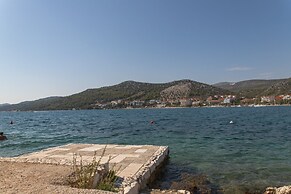 Perfect Beachfront Getaway Ideal for Families