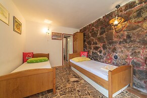 Perfect Beachfront Getaway Ideal for Families