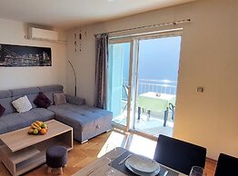Exquisite Crikvenica Apartment With Balcony