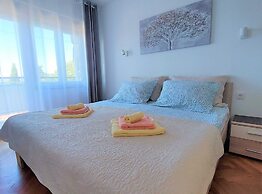 Sea View Crikvenica Apartment With Balcony and Free Wifi