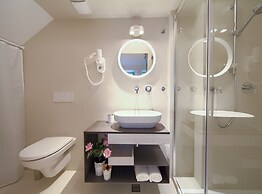 Vibrant and Elegant Downtown Krk Apartments