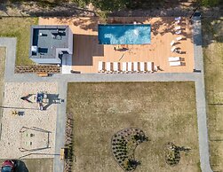 Beachfront Apartment, Summer Pool air Conditioning