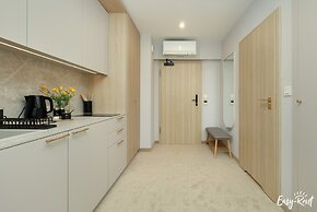 Beachfront Apartment, Summer Pool air Conditioning