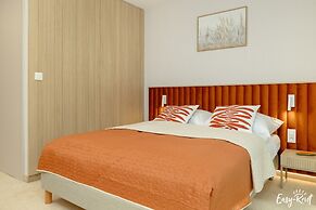 Beachfront Apartment, Summer Pool air Conditioning