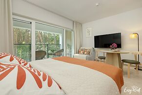 Beachfront Apartment, Summer Pool air Conditioning