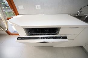 Modern 2 Bedroom Apartment Near Rosolina Beach