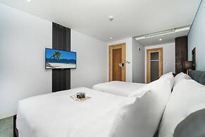 DOMA by HSuites Hotel & Apartment