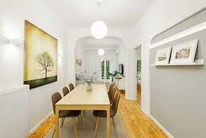 Trentatre, Nilie Hospitality MGMT