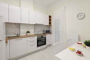 Trentatre, Nilie Hospitality MGMT