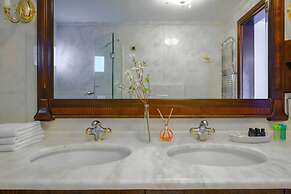 EONA BEACH RESORT by Greek Pride