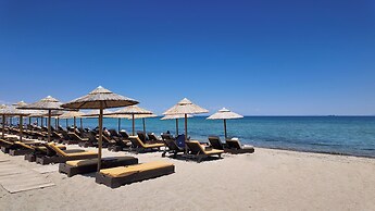 EONA BEACH RESORT by Greek Pride