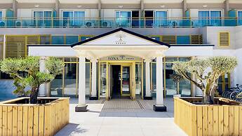 EONA BEACH RESORT by Greek Pride