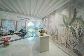 Grandrosse Boutique - Lake Facing Hotel