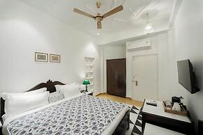 Grandrosse Boutique - Lake Facing Hotel