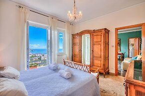 Simply Romantic Sea View