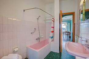 Simply Romantic Sea View