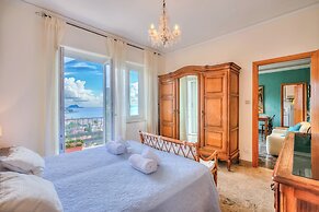 Simply Romantic Sea View