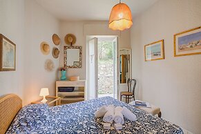 Simply Romantic Sea View