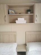 3 Bedroom Mersea Beach Retreat-getaway by the Sea
