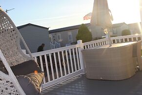 3 Bedroom Mersea Beach Retreat-getaway by the Sea