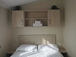 3 Bedroom Mersea Beach Retreat-getaway by the Sea
