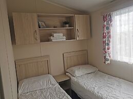 3 Bedroom Mersea Beach Retreat-getaway by the Sea