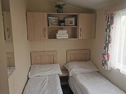 3 Bedroom Mersea Beach Retreat-getaway by the Sea