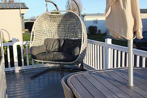3 Bedroom Mersea Beach Retreat-getaway by the Sea