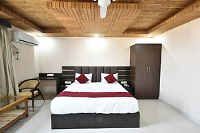 Hotel Ram Janki Palace