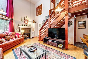 Shuttle to Slopes: Northstar Gem w/ Hot Tub Access