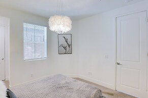 2 Mi to Fantasy Springs Casino: Lakefront Retreat!