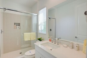 2 Mi to Fantasy Springs Casino: Lakefront Retreat!