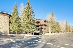 Steps to Main Street: Mtn-view Frisco Condo