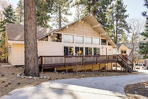 1 Mi to Skiing & Hiking: Big Bear Cabin