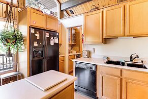 1 Mi to Skiing & Hiking: Big Bear Cabin