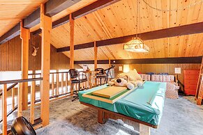 1 Mi to Skiing & Hiking: Big Bear Cabin