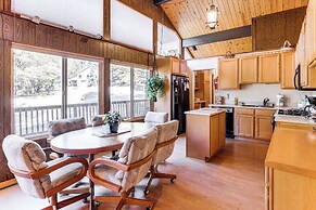 1 Mi to Skiing & Hiking: Big Bear Cabin