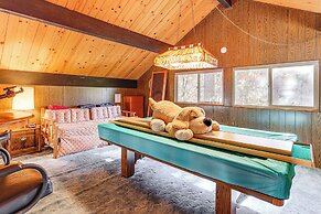 1 Mi to Skiing & Hiking: Big Bear Cabin