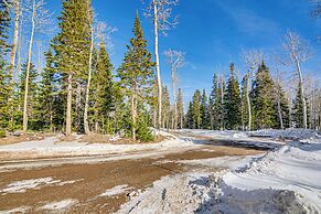 Romantic Ski Haven w/ Balcony: Brian Head Studio