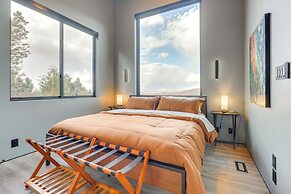 Modern Mtn-view Retreat, 18 Mi to Zion North