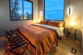 Modern Mtn-view Retreat, 18 Mi to Zion North