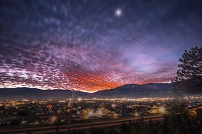 Modern Mtn-view Retreat, 18 Mi to Zion North