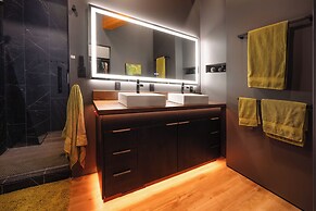 Modern Mtn-view Retreat, 18 Mi to Zion North