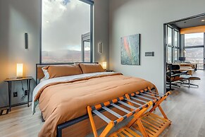 Modern Mtn-view Retreat, 18 Mi to Zion North