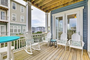 Walk to Beach: Coastal Carolina Home w/ Decks!