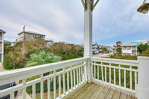 Walk to Beach: Coastal Carolina Home w/ Decks!