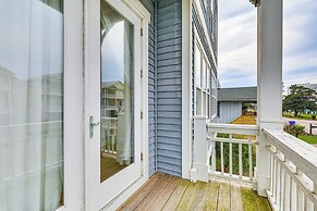 Walk to Beach: Coastal Carolina Home w/ Decks!